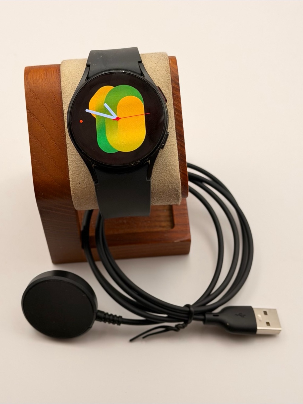 Samsung Galaxy Watch 5, Sapphire , GPS/Cellular, charger Included, 40mm, tested
